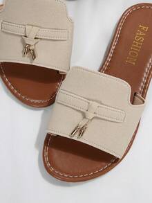 Beige Peep-Toe Flat Slippers With Metal Tassel Buckle Decor, Matte Finish, Open Toe, Casual Beach Sandals, Elegant Summer New Women Flat Sandals - Beige - View 7