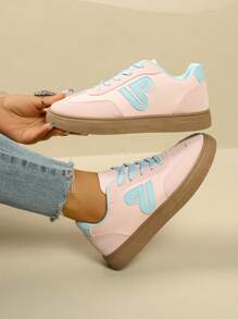 Nuevos zapatos casuales versátiles, transpirables y cómodos con cordones, zapatillas de goma de suela baja para mujer, temporada primavera verano otoño 2025