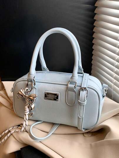 Borsa a tracolla in pelle con decorazione a bambola di peluche, borsa a secchiello con grande capacità e morbido cuscino, adatta per il tempo libero e i pendolari, disponibile in tinta unita, accessoriata con ciondolo, per l'autunno/inverno