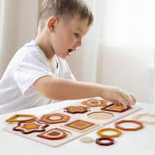 Juego de rompecabezas tridimensional de ensamblaje con tablero y formas de madera para la educación temprana de niños, para interacción entre padres e hijos, y entrenamiento del pensamiento lógico y la coordinación