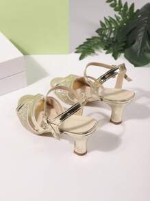 New Fashion Summer Open Toe Silver Mid-Heel Sandals With Buckle Strap, Shiny Design, Versatile For Casual Wear, Dining Out, Photo Shooting, Indoor And Outdoor