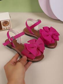 1 Pair Girls Solid Color Flat Sandals With Buckle And Bow Design, Fashionable For Summer Outdoor Wear
