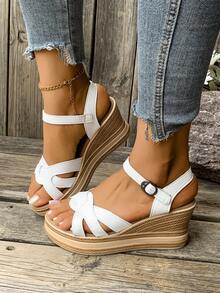 Nuovi sandali da donna con zeppa e platform, sandali bianchi versatili e alla moda per signore, sandali estivi da donna con tacco alto casual e stilosi, scarpe estive da donna