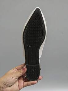 Ladies' Fashionable Bow Pointed Flat Sole Single Shoes, Comfortable One Foot Kick Toe Toe Slippers, Elegant Style, Spring And Summer Daily Wear, White Flat Shoes, White Slippers - 白色 - 查看 6