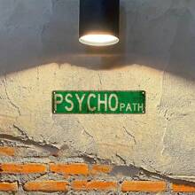 1 Stück Vintage "Psycho Path" Metallschild 15.7"X3.9", mit abgenutzter grüner Oberfläche, vorgebohrten Löchern und abgerundeten Ecken, geeignet für Zuhause, Küche oder Außenbereich, Heimdekoration | Retro Stil | Einfache Installation Schild, Vintage Heimdekoration, Lochdesign sortiert
