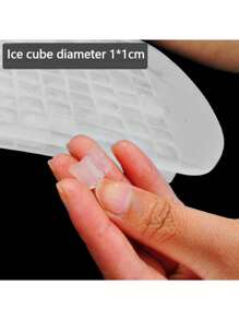 1 pièce Moule à glaçons en silicone 160 grilles, mini carrés de glace, moule à glace, machine à glaçons, faire du thé, des liqueurs, de la chocolat et du blanc. Petit, portable, pratique pour le réfrigérateur de voiture, facile à retirer