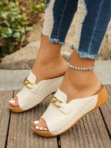 Cross-Border Plus Size 36-45 Fashionable Casual Beige Embossed Metal Buckle Wedge Heel Sandals, Comfortable Daily And Outdoor Roman Slip-On Flat Platform Sandals For Women - Beige Embossed - View 5