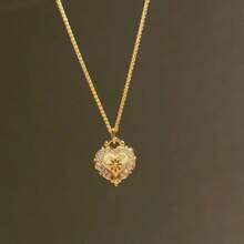 1 pieza Collar con colgante de corazón texturizado chapado en oro de 18 quilates con circonita, adecuado para uso diario de mujer