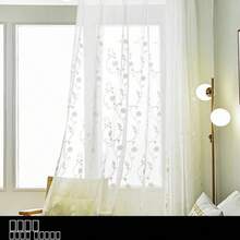 客厅和卧室的薄纱刺绣窗帘、法式滤光薄纱窗帘、阳台预制窗板、优雅的春夏装饰