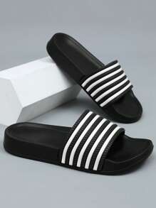 Größe Sommer 40-48 Herren Hausschuhe Outdoor Bequeme Herren Freizeitschuhe Leicht Rutschfest Hausschuhe für Zuhause Strapazierfähig Atmungsaktiv Herren Sandalen Outdoor Alltäglicher Gebrauch Herrenschuhe (asymmetrisches Muster)