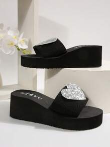 Sandalias con suela gruesa en forma de corazón para mujeres, chanclas estilo coreano con cuña negra para playa y vacaciones, pantuflas suaves y cómodas con plataforma de tacón alto, impermeables