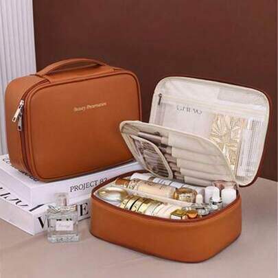 1个夏季旅行化妆包，防水浴室收纳包，多功能化妆品收纳包，化妆刷架，可收纳口红、香水、化妆品、护肤品、洗漱用品、化妆工具等。适合节日、露营、日常使用。是送给女朋友、妈妈、闺蜜的绝佳礼物，也是返校季浴室用品的理想之选。