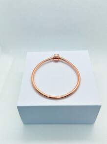 1 pièce Tout nouveau bracelet base carré élégant simple de 2025 pour femmes avec fermoir à mors de serpent, avec perles de charme en forme de cœur. DIY pour un port quotidien, convient pour un pendentif de charme, cadeau d'amour parfait, cadeau de fête, cadeau d'anniversaire