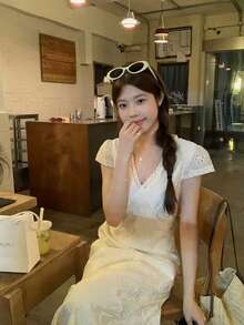 French Vacation Style V-Neck Waist-Cinched Dress, Women's New Summer Mix-Match Jacquard Atmosphere Elegant Long Dress