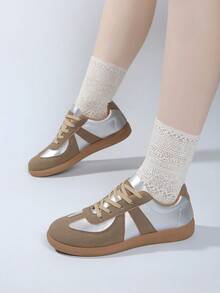 2026新款女士平底休闲运动鞋 - 銀色 - 查看 2