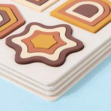 Juego de rompecabezas tridimensional de ensamblaje con tablero y formas de madera para la educación temprana de niños, para interacción entre padres e hijos, y entrenamiento del pensamiento lógico y la coordinación
