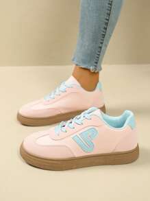 Nuevos zapatos casuales versátiles, transpirables y cómodos con cordones, zapatillas de goma de suela baja para mujer, temporada primavera verano otoño 2025