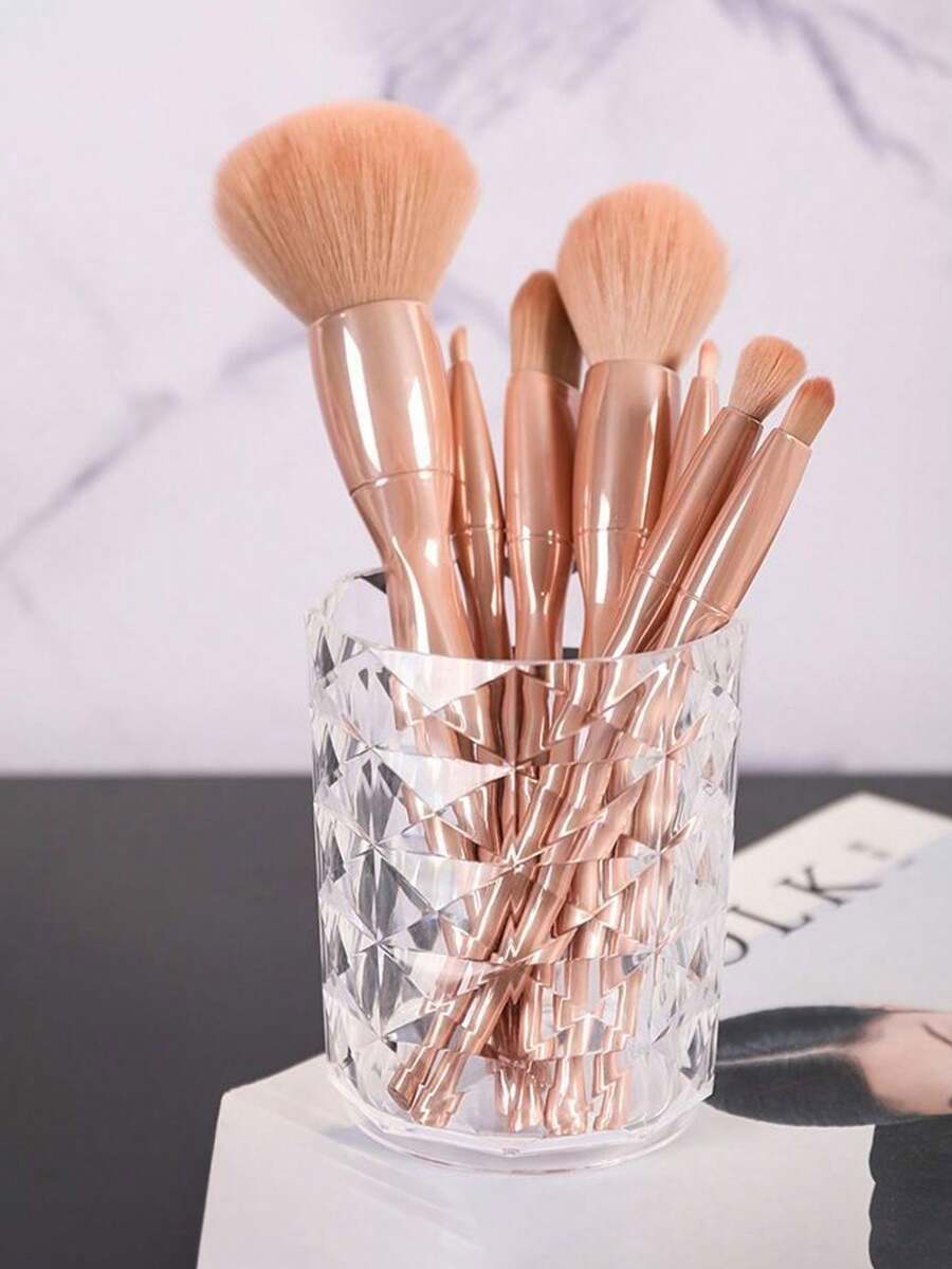 亚克力笔筒，大容量铅笔筒，方形化妆刷架，收纳柜，文具展示架，办公小工具，多功能化妆刷收纳盒，桌面收纳盒包，化妆包，梳妆台，化妆包，收纳盒，储物盒，化妆品收纳盒，化妆包，化妆品收纳盒，收纳盒，洗漱包，桌面收纳盒，化妆包，化妆袋，化妆品收纳盒，化妆袋，化妆包，首饰盒，化妆刷架，刷架，香水收纳盒，化妆包，女士礼物，圣诞礼物，女士礼物创意，房间装饰