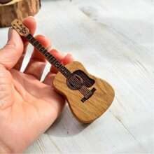 1 peça de palhetas de guitarra, caixa de palhetas em formato de guitarra, estojo de madeira personalizado, inclui 3 palhetas, adequado para guitarra, baixo, ukulele, cor de madeira natural