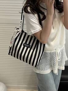 时尚简约丝巾装饰大容量手提包，适合购物、钱包、逛街、年轻女性、大学生、新人、白领。非常适合办公室、大学、工作、商务、通勤、户外活动、旅行和短途旅行。 - 黑色 - 查看 3