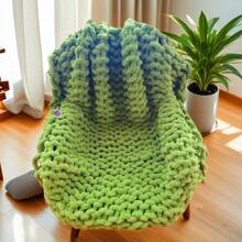 1Pc Chunky Knit Throw Blanket Measuring 40*52Inch, Made With Thumb Yarn Suitable For Arm Knitting, Knit Throw Is Perfect For Livingroom Decor Or Bohemian Styling. It Features A Thick Yarn Knit Blanket Suitable For Sofas Or Beds (Multicolor)