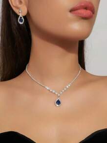 Vintage Sparkling Blue Teardrop Pendant Necklace & Earrings Jewelry Set, Bridal Luxurious Wedding Dress Accessories, Ideal For Parties And Events.