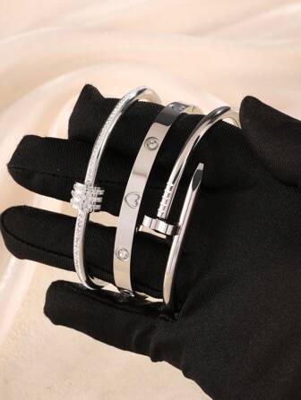 4 件套不锈钢银色手镯套装，舌头水钻手镯开口袖口手镯套装，适合女性作为礼物、订婚礼物、派对佩戴