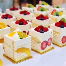 50/100pcs Mini Cardboard Cake Base, Golden Mousse Dessert Board Base, Disposable Paperboard Cupcake Boards, For Wedding Birthday Party Dessert Displays Tray Pastry Plates - Grease Proof & Moisture Resistant Assorted Sizes (Rectangle Square Triangle)