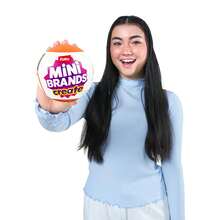 ZURU Mini Brands Master Chef Series 1- Collect And Create 11 MasterChef Dishes, DIY Resin Play, Non-Edible Collectible - 1 PCS (random Style) - View 6