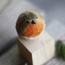 手工木制鸟雕像，逼真的知更鸟和蓝鸟雕塑，手工雕刻的椴木装饰，手绘细节，圣诞节可爱礼物系列，非常适合架子装饰、房间装饰、家居装饰 - 彩色 - 查看 7
