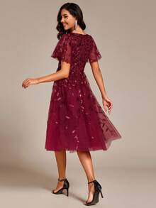 Đầm dạ hội dự tiệc cưới tay cánh bướm đính sequin hoa thanh lịch, màu đỏ tía cổ điển, phù hợp cho các buổi tiệc và bữa tối trang trọng. - Màu Đỏ Sâu - Xem 3