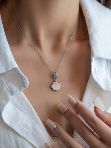 1 Pc Simple Cute Flower Star Pendant Necklace, Suitable For Women, Daily Wear And Halloween Gift - Flower Pentagram Necklace - View 4