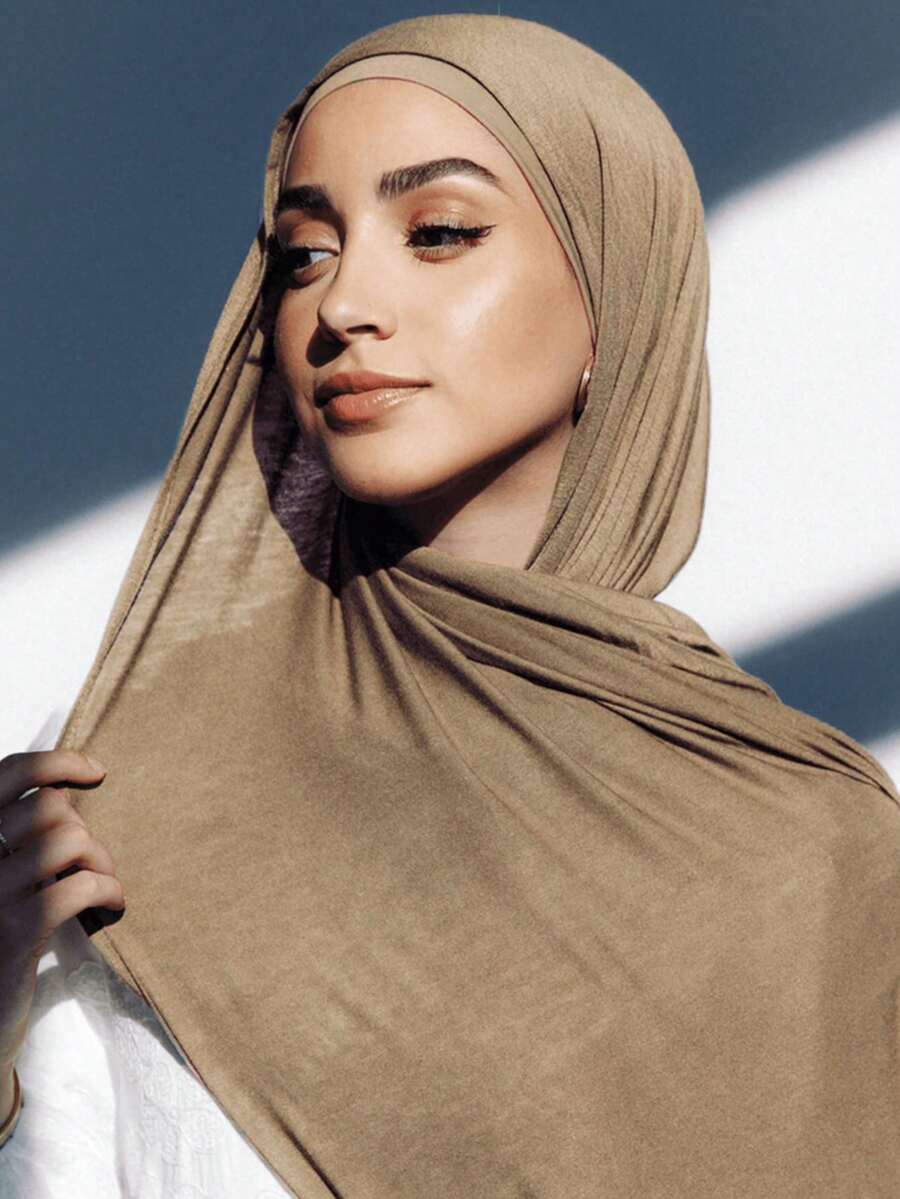 两件套针织头巾及内衬帽套装，纯色舒适柔软透气莫代尔面料，包含1条简约筒状头巾和1条薄款莫代尔围巾，适合日常保守着装。 - 駝色 - 查看 1