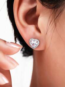 Hoa tai đinh tán hình trái tim bằng bạc Sterling S925 với đá Cubic Zirconia lấp lánh, đơn giản và thích hợp để đeo hàng ngày - Bạc - Xem 2