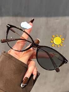 1副女士复古变色眼镜，猫眼框，透明镜片，时尚眼镜，PC和合金材质，小巧窄框，女士简约全框PC镜片眼镜，四季皆宜