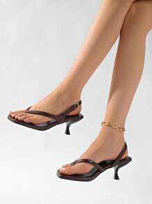 Sandalias de tacón alto con estilo francés para mujer, nuevas sandalias de verano con puntera puntiaguda, tacón, tira trasera y tacón de gatito