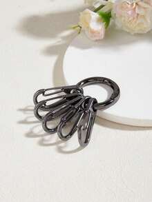 1 pieza Mini Mosquetón de Aleación, Clip de Resorte Micro, Adecuado para Mochila, Accesorios de Llavero, 5 piezas Ganchos Colgantes en Forma de 8, Llavero Ligero, Hebilla de Escalada Pequeña de Uso Múltiple, Utilizable Tanto en Interiores como en Exteriores. Los usos en interiores de estas hebillas de escalada incluyen colgar herramientas eléctricas, equipo de camping, herramientas y suministros automotrices. También son adecuados para colgar luces, macetas, herramientas y cajas de almacenamiento del garaje. Un regalo ideal para novios, esposos y padres. Adornos para bolsas de Navidad, accesorios para automóviles, ideas de regalo para maestros, hermanas.