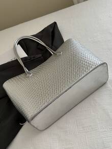 鳄鱼纹大容量女包2024流行新款时尚网红百搭单肩托特包 - 銀色 - 查看 8