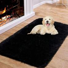1 pieza Alfombra de área rectangular negra de lujo con pelo largo, estilo nórdico minimalista para sala de estar o dormitorio, alfombra suave y cómoda de moda adecuada para uso en interiores en todas las estaciones.