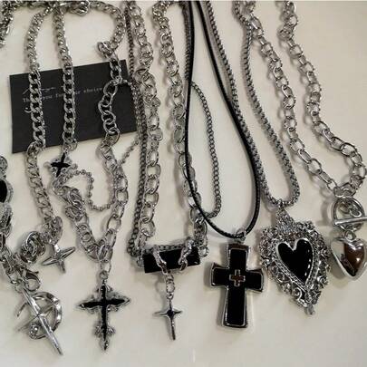 Punk Rock Black Heart Cross Pendant Chain Necklace For Men Women Cool Hip Hop Street Vintage 90s Y2K Grunge Goth Accessories