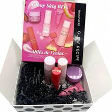 Glow Recipe Glowy Skin BFFs - Set de 5 piezas (minitamaño de viaje): Tónico Watermelon Glow (PHA + BHA) Pore-Tight (25 ml/0,84 fl.oz) + Crema para ojos con vitamina C (30 ml/1 fl.oz) + Hidratante con ácido hialurónico (15 ml/0,5 fl.oz) + Suero Niacinamide Dew Drops (15 ml/0,5 fl.oz) + Gotas Strawberry BHA Pore-Smooth Blur (5 ml/0,16 fl.oz) (5 unidades) - Mejores amigos para una piel radiante (tamaño mini de viaje) - Ver 4