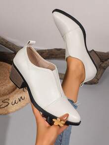 2025 新款女士尖头粗跟中跟正装鞋复古浅口鞋，时尚百搭，舒适