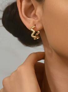 1 par de brincos de argola de metal trançado banhados a ouro 14K elegantes e modernos, joias para mulheres, minimalistas e luxuosos