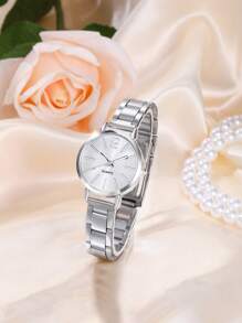 Montres femme 2 pièces, montre mode femme de luxe avec petit cadran à échelle numérique simple et bracelet entièrement serti de diamants. Convient pour le port quotidien, la rentrée, la remise des diplômes, Thanksgiving, les couples. Meilleurs cadeaux sans boîte