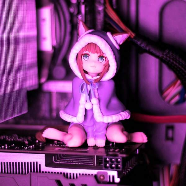 1 Stück 9cm PVC Figur mit Winterumhang, süße Katzenmädchen Dekorationsfigur zum Hinstellen auf den Schreibtisch oder für den Computergehäuse