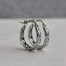 Pair Of Elegant Bohemian Vintage Irish Celtic Rune Circle Earrings For Women - Anti-Allergy 304 Stainless Steel, Delicate Swirl Design, Suitable For Daily And Party Wear, Casual Wear Earrings | Vintage Circle Earrings | Allergy Resistant Earrings, Quirky Earrings - 銀色 - 查看 1