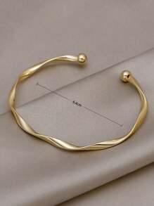 Popular Minimalist Alloy Bracelet, Suitable For Daily Wear, Simple Accessories As Holiday Gifts For Women. A Fashionable And Simple Open Bracelet, Suitable For Women To Wear At Banquets, Daily Wear, Music Festivals, Parties, Travel Photography And Other Occasions. High End Niche Design, Cool Style Bracelet