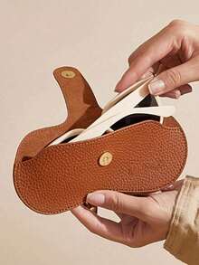 带颈带的眼镜收纳袋、便携式太阳镜收纳袋、时尚百搭眼镜架、女士眼镜盒、旅行太阳镜保护套、旅行友好型、设计度假必备旅行必备女士太阳镜盒、多种颜色（橙色、粉色、灰色、棕色、黑色）的眼镜收纳盒，带金色扣环旅行配件旅行包返校学校用品太阳镜女士 - 彩色 - 查看 4