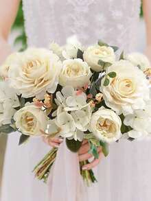 1 pièce Bouquet de roses artificielles, chrysanthème bulbeux. Cadeaux pour la Saint-Valentin, décorations pour les fêtes d'anniversaire, paniers de fleurs de mariage, fleurs à tenir par la mariée. Décoration pour la maison, salles à manger, chambres, rebords de fenêtres, vases. Décorations pour le Nouvel An, jardins extérieurs, rentrée des classes - Blanc - Voir 5