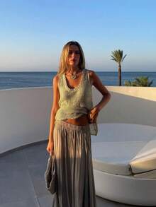 女士法式时尚休闲可爱闪亮纹理不对称下摆圆领无袖针织吊带背心，适合度假穿着，夏季必备